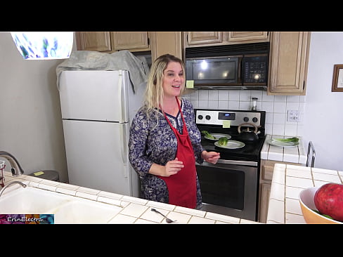 ❤️ Stepmom Mëllech him an der Kichen virun sengem Datum ❤ Fuckvideo op lb.rassadakubani.ru ❌️❤